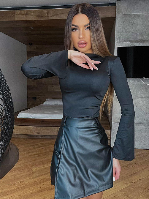 Женская стильная мини юбка-шорты из эко кожи Одесса - изображение 6