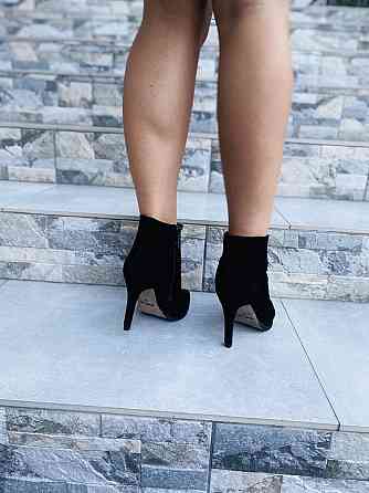 Nivelle Черевики жіночі демісезонні весна-осінь чорні, натуральна замша на підборах шпильці р. Коломыя