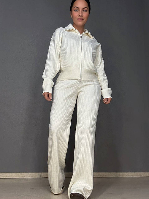 Костюм жіночий Joy One 376 вʼязаний в рубчик з кофтою на блискавці та брюками палаццо, молочний, one size Київ - фото 18