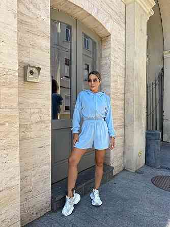 Жіночий стильний костюм-двійка: кофта та шорти зі стразами велюр Блакитний, 46/48 Одеса