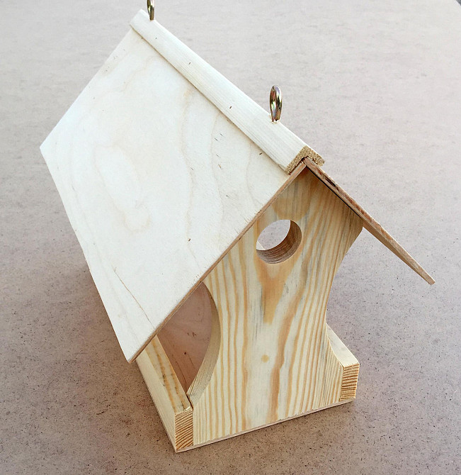 Кормушка садовая 