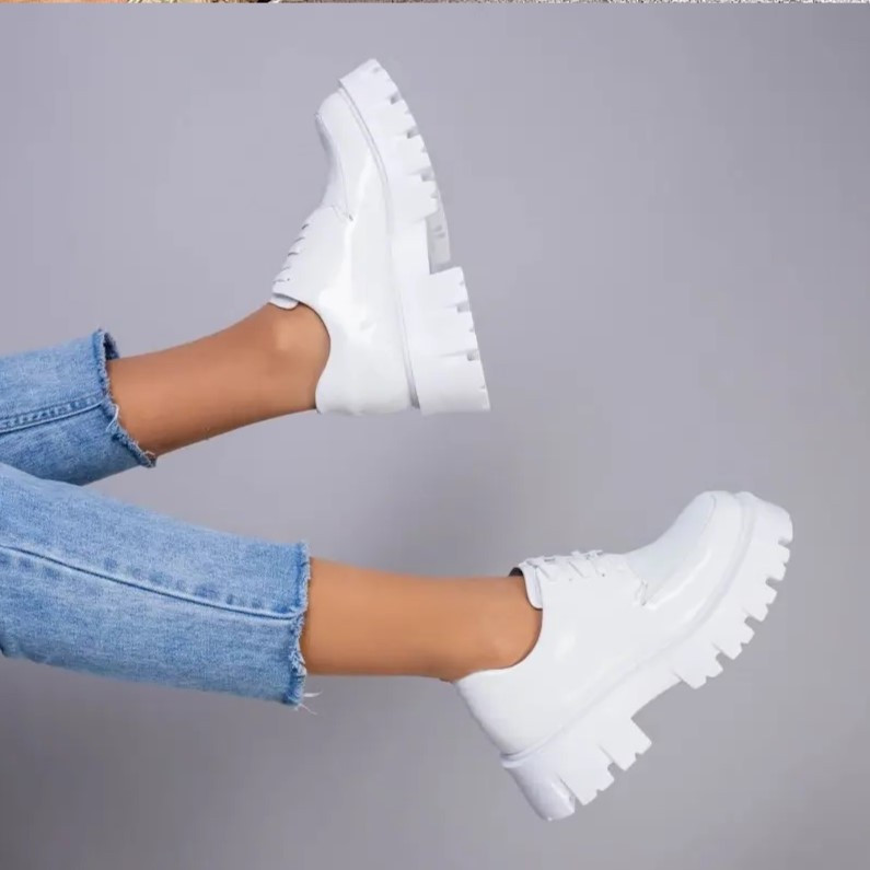 Жіночі лакові Білі Броги Туфлі Оксфорди на Танкетці Шкіряні Мокасини (розміри: 36,37,38,39,40,41) Дніпро - фото 1