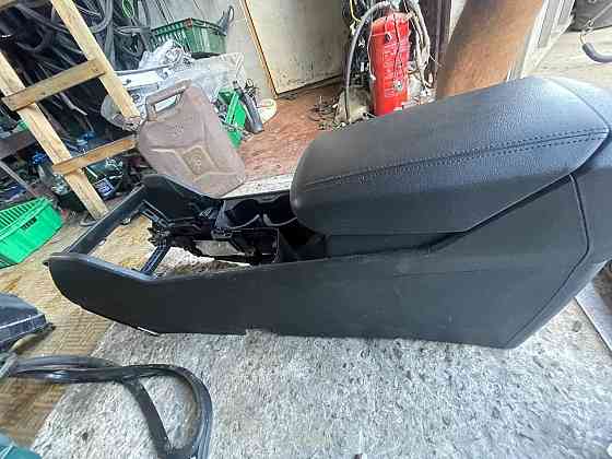 Подлокотник Kia Sportage 2021–2025 Киев