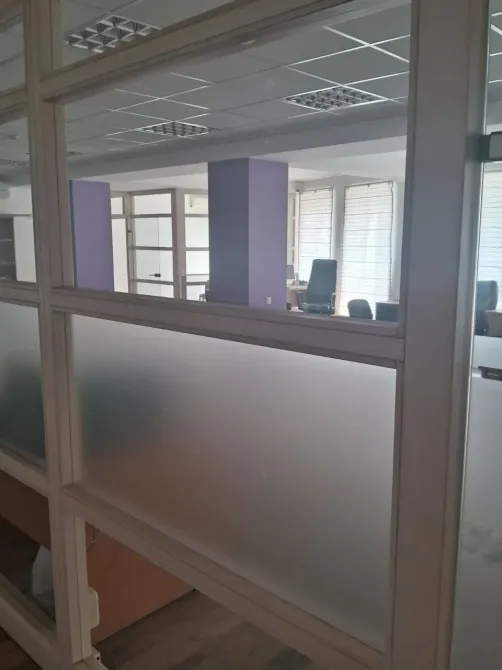 Продам офис 475м, open-space и несколько кабинетов. Ремонт, мебель, стеклянные перегородки, 2 этаж, свой вход с охраной, своя парковка Днепр - изображение 11
