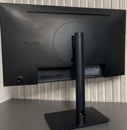 Монітор Безрамний поворотний Харків - фото 4