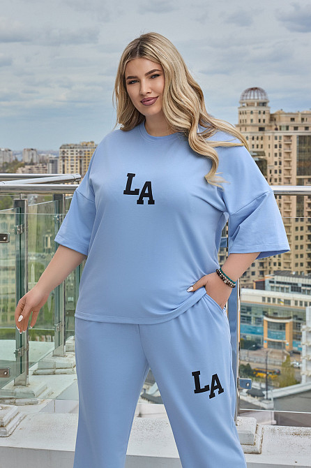 Женский легкий спортивный костюм с футболкой 