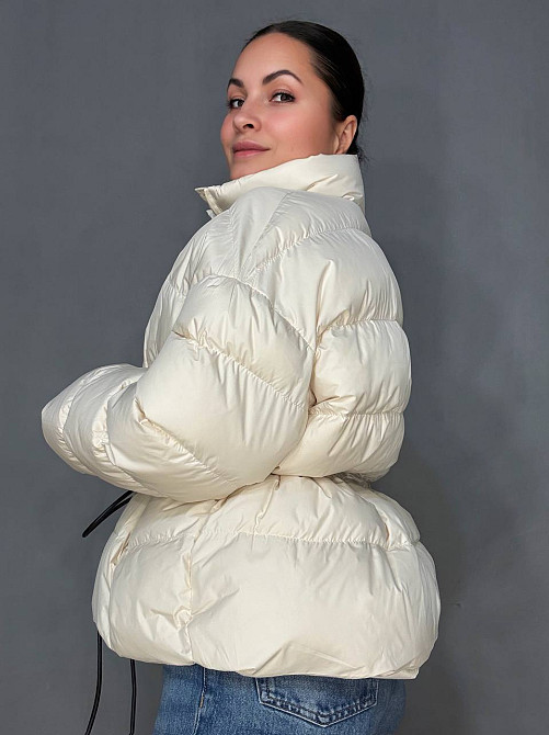 Куртка жіноча Fashion 3097 пуффер оверсайз зі шнурком на талії молочна, молочний, S Київ - фото 3
