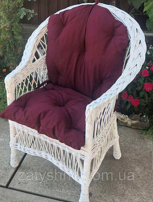 Крісло біле з бордовою накидкою Київ - фото 2