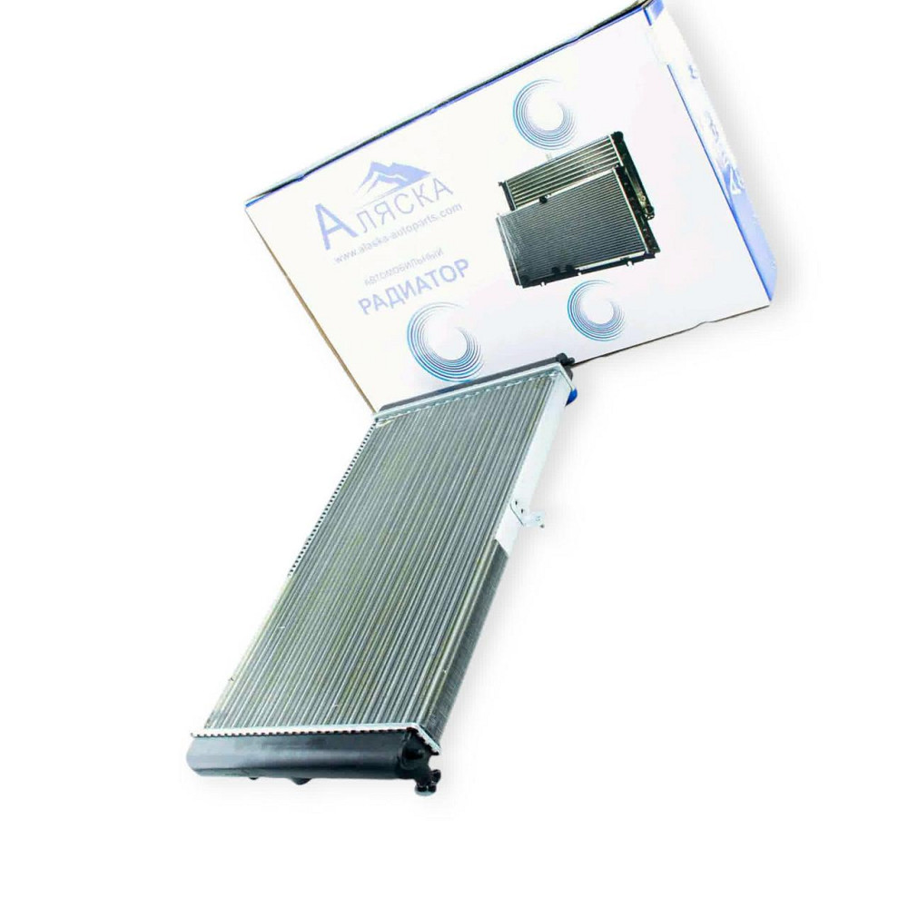 Радиатор двигателя 2110, 2111, 2112 инжектор охлаждения Мукачево - изображение 1