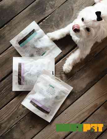 Nature's Protection Superior Care White Dogs Sensitive Care Беззернові ласощі для юніорів із білим забарвленням з чутливим травленням з лососем,  Киев