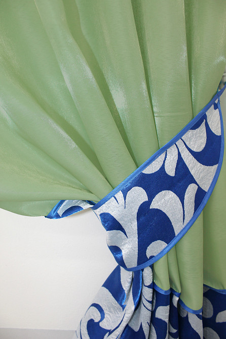 Кухонные шторы VR-Textil № 073к с ламбрекеном и подхватами светло-оливковый с синим 270х170 см (52-0474) Киев - изображение 3