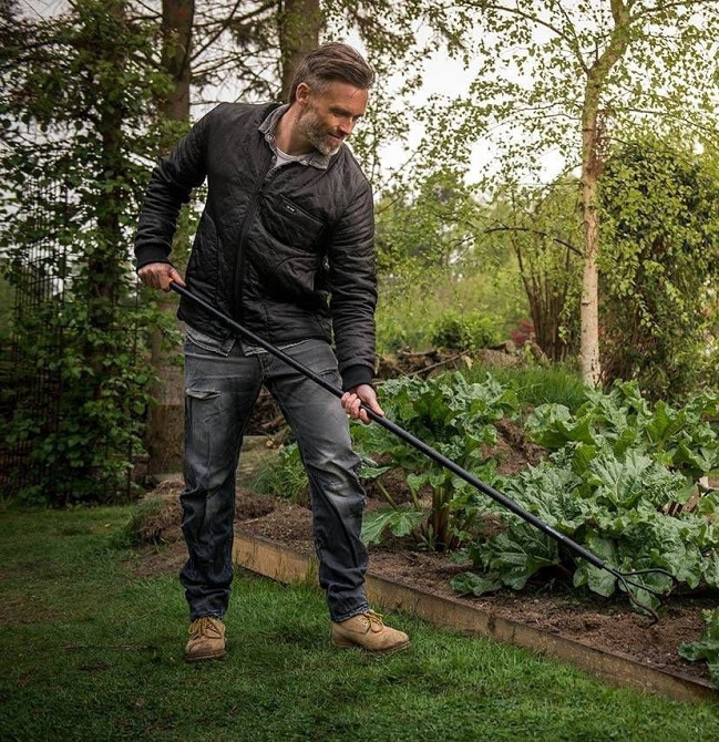 Садова Мотика для городу Fiskars "Solid" (135713/1016035) Сталь Нововолинськ - фото 5