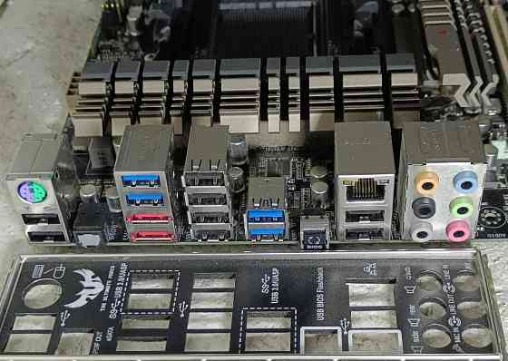Материнська плата AMD ASUS SABERTOOTH 990XF R2.0 sAM3+ під FX ТОПОВА! Харків
