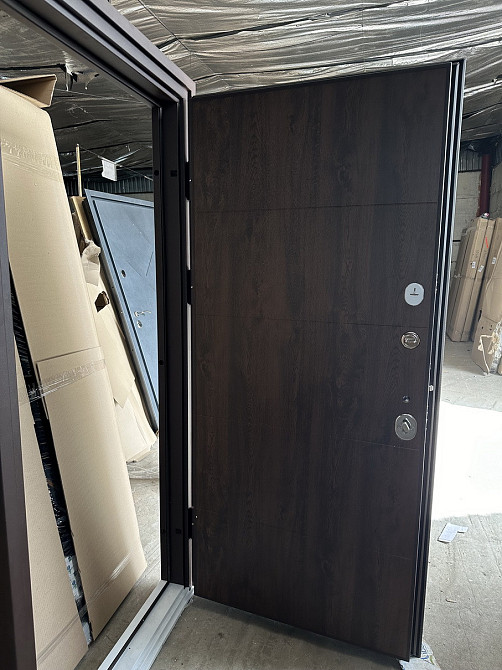 Двери уличные Redfort, модель Стрит Браун (Металл/МДФ) , комплектация Комфорт (3 контура) Киев - изображение 2