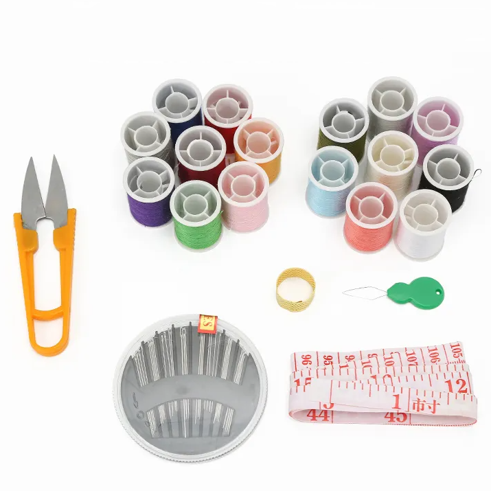 Набор аксессуаров для шитья в пластиковом контейнере Каменец-Подольский - изображение 2