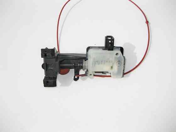 Mercedes-Benz  A2518200172 Механізм засувки лючка паливного бака GL X164 R-Class W251 Одеса