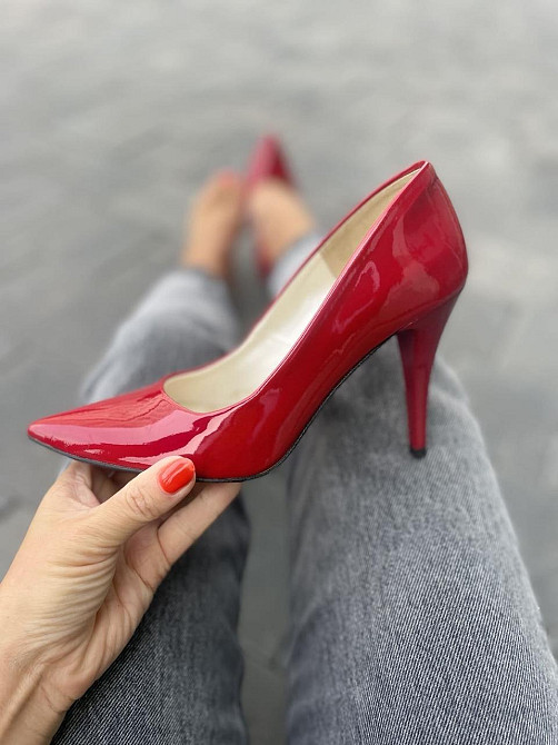 Туфлі жіночі LAVINI червоні шкіра лакована каблук 10см розмір 35 (3730) Коломия - фото 1