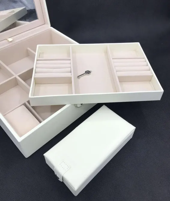 Шкатулка для украшений стеганая с большим откидывающимся зеркалом маленькая шкатулка внутри цвет слоновая кост Коломия - фото 6