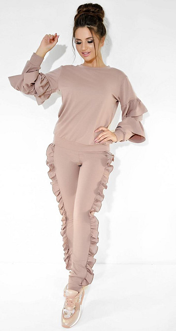 Эффектный бежевый костюм (42) Киев - изображение 1