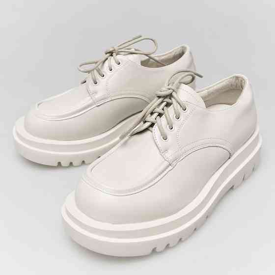 Жіночі Бежеві броги Туфлі Оксфорди Танкетка Білі Шкіряні Мокасини (розміри: 36,37,38,39,40,41) Дніпро