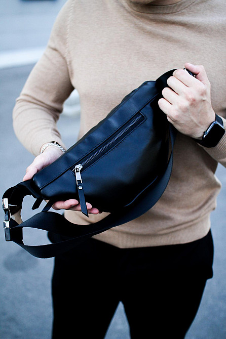 Чоловіча сумка-бананка на пояс з натуральної гладкої шкіри SKILL (Чорна) Суми - фото 5