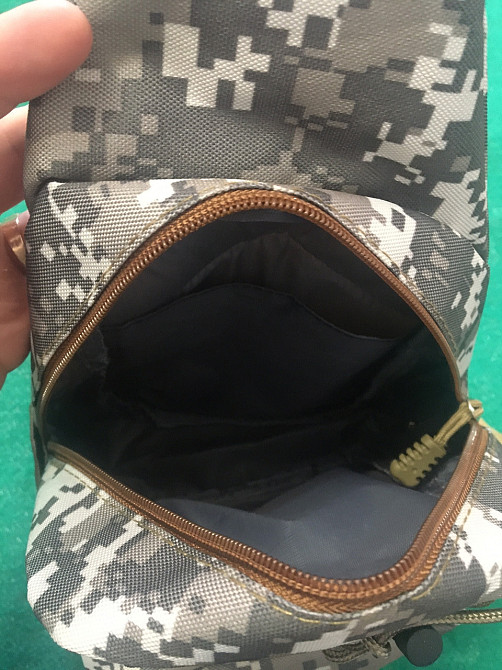 Мужская сумка тактическая через плечо хаки, пиксель - размер сумки 35*21см, 3 кармана, с USB шнуром Киев - изображение 5