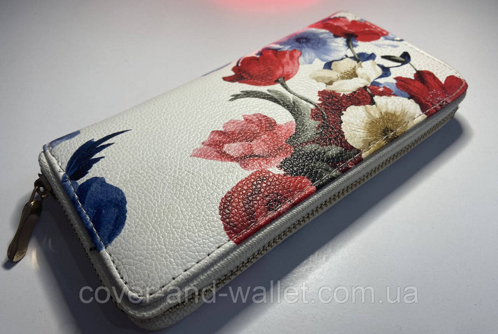 Жіночий гаманець на блискавці з квітковим принтом білого кольору NA Київ - фото 3