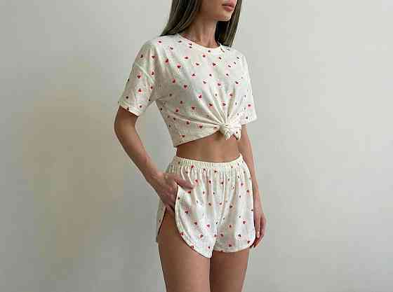 Жіноча ніжна піжама-двійка: топ і шорти з принтом трикотаж перфорація Білий 2, 42 Одеса