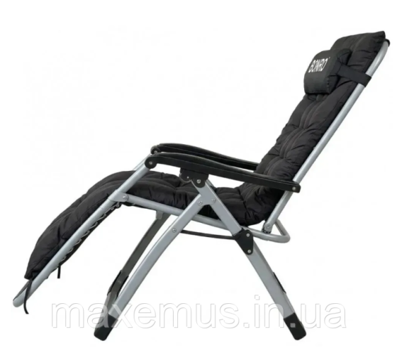 Садовый шезлонг-кресло Bonro B03 с подушкой и подставкой раскладной туристический шезлонг для отдыха черный Мостиська