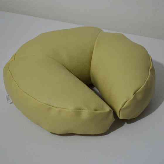 Подушка-підкова під голову, в екошкірі (Кольори в асортименті) Київ