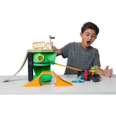 Игровой набор Funrise TMNT Черепашки-ниндзя классические Чумовой скейт-парк (71044) Винница