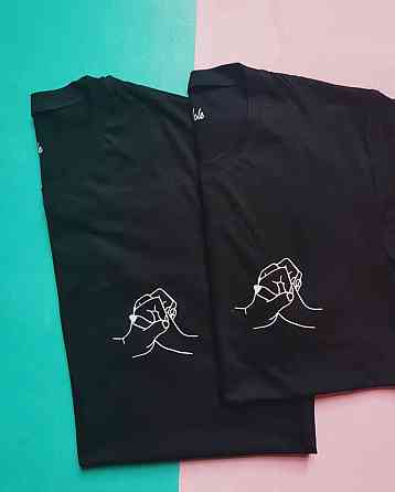 Чорні Парні футболки для хлопця та дівчини — руки Чернівці