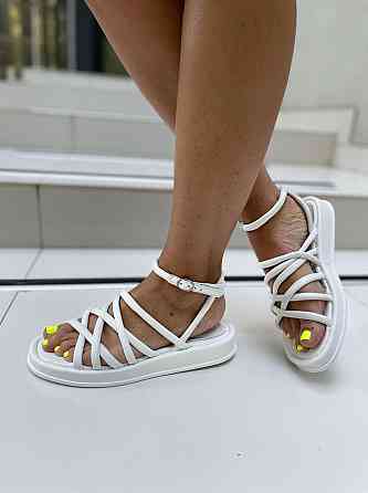 Olli Босоніжки жіночі білі літні OLLI Л-1-0110 натуральна шкіра / Шкіряні босоніжки на низькому Коломыя