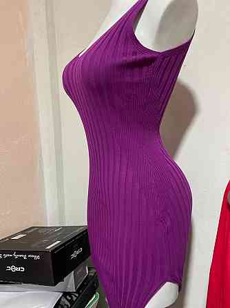 Платье с разрезом без рукавов one size сиреневый Киев