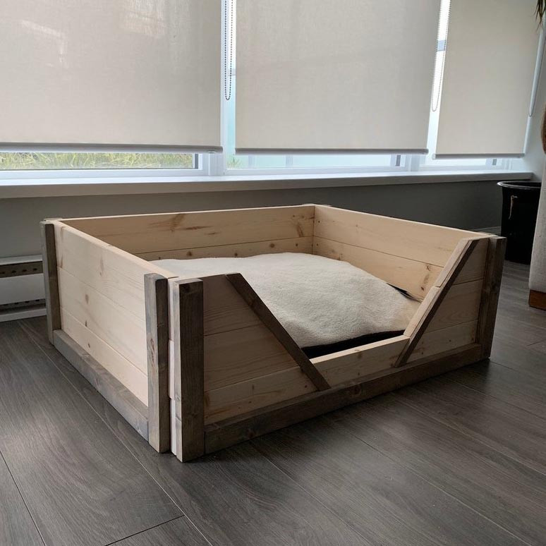 Лежак деревянный для собаки 