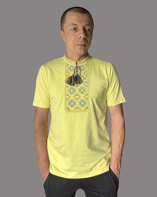 Чоловіча футболка вишиванка світло-жовтого кольору в патріотичних кольорах M Київ - фото 1