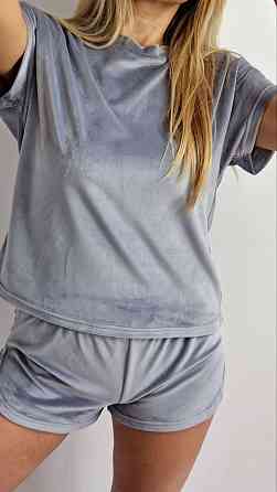 Пижама женская футболка + шорты из плюшевого велюра Серый S Харьков