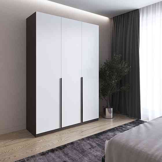 Шафа для одягу VAYS M-32 Венге Темний-Білий фасад, 2 штанги та полиці, ЛДСП, 150×50×220 см - для спальні, вітальні, передпокоюТемний-Білий фасад Львів