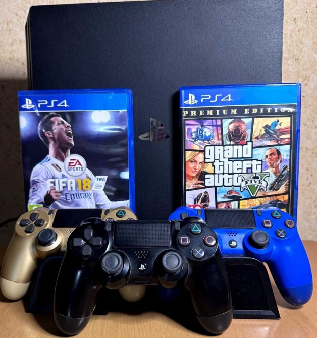 PS4 Pro 1TB + FIFA 18 + 3 джойстики + охолодження. Харків - фото 3