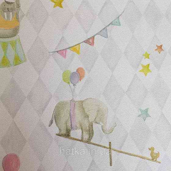 Флізелінові шпалери дитячі BN Doodleedo 0,53 х 10 м цирк тварини слони птиці повітряні кулі зірки сіро білі Київ