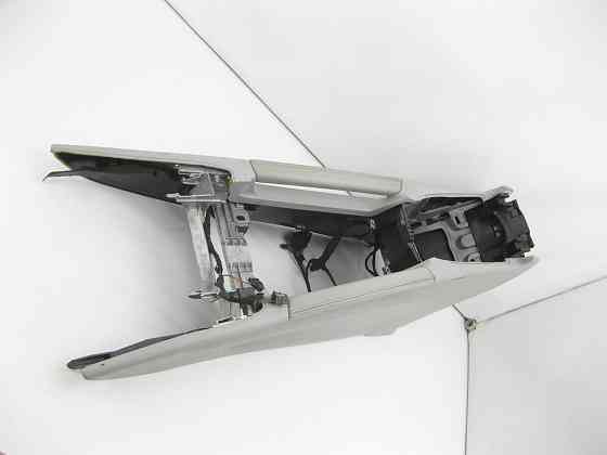 Mercedes-Benz  A1646801052 7H20 Корпус центральної консолі підлокітника сірий GL X164 ML W164 Одеса