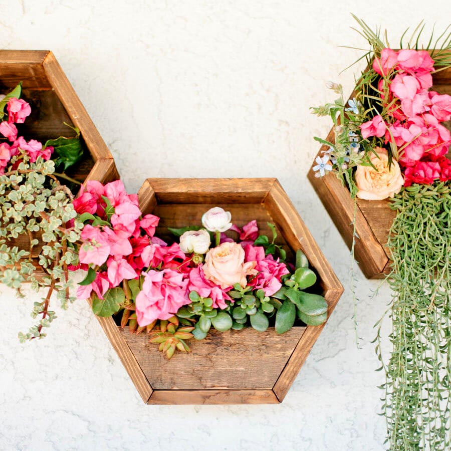 Полка настенная для цветов 