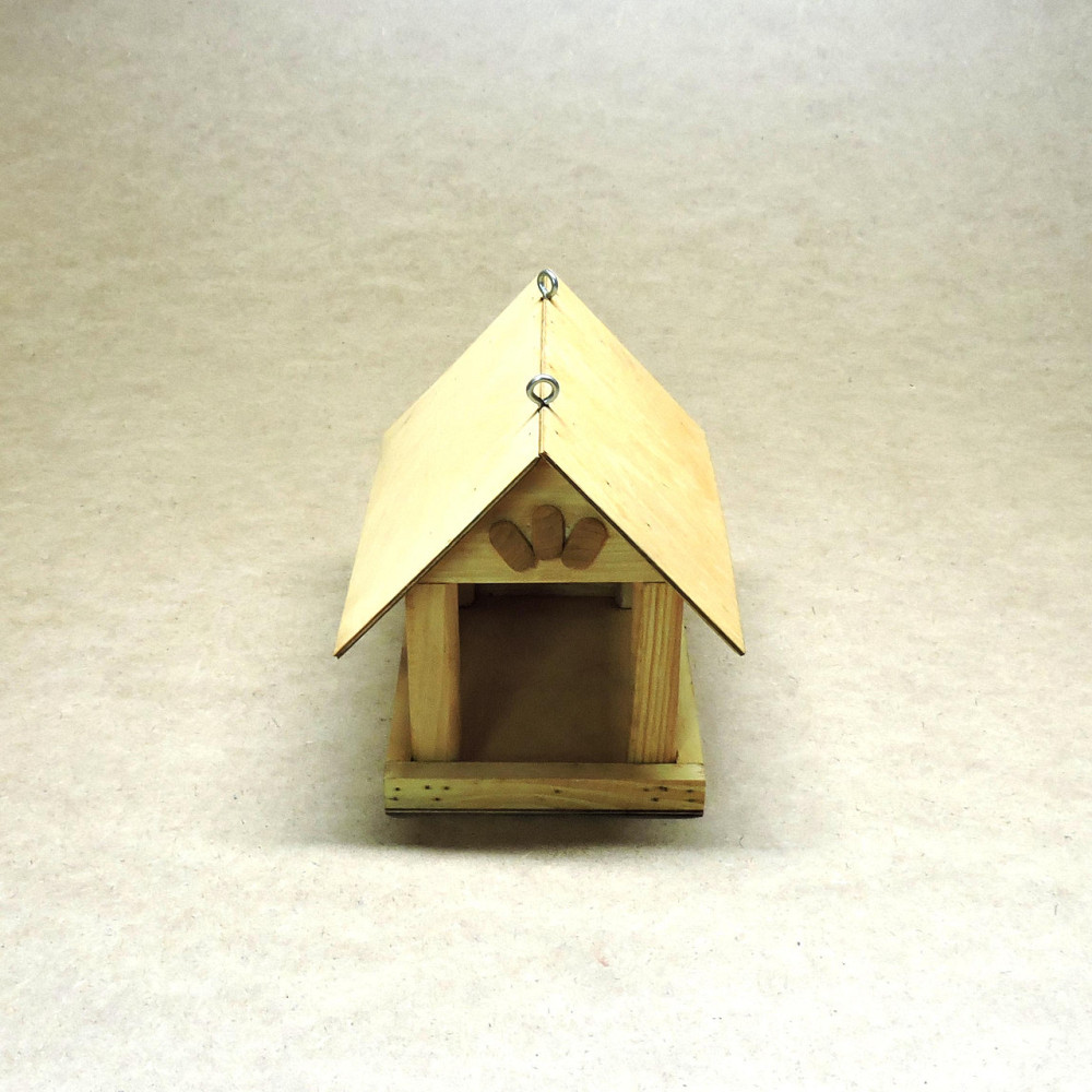 Кормушка садовая для птиц 