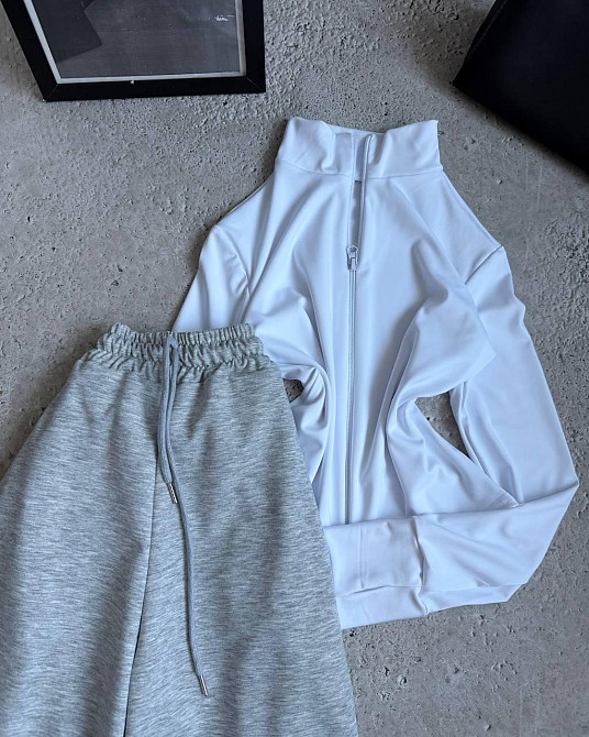 Жіночий стильний повсякденний костюм двойка двонитка Біло-сірий Одеса - фото 3