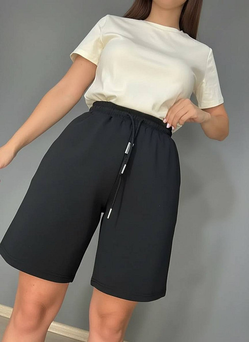 Шорти жіночі A-N 25178 трикотажні бермуди оверсайз до колін резинка на талії one size  чорні, чорний, one size Київ - фото 17