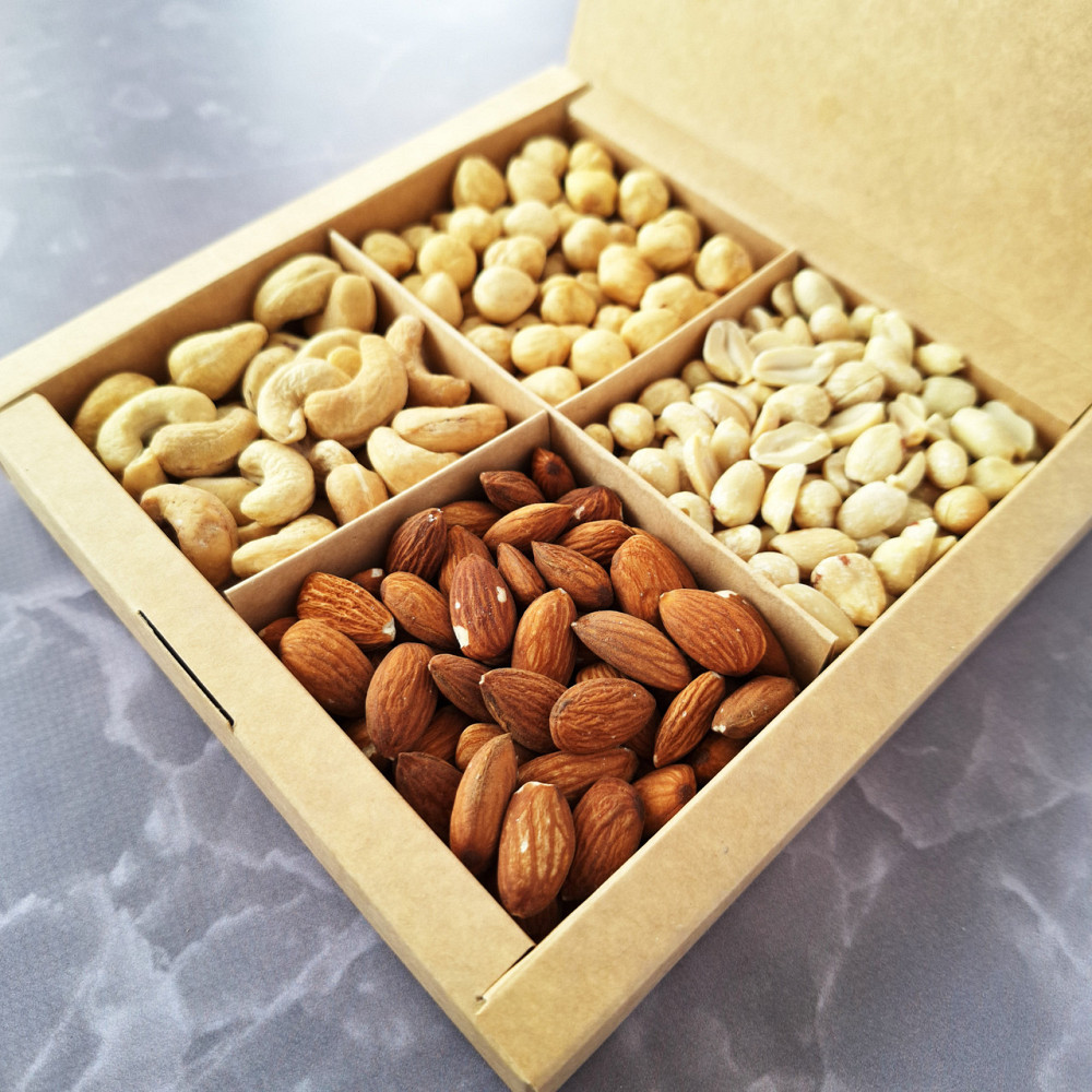 Набір горіхів у подарунковій коробочці 300 грамів. Крафт Одеса - фото 6