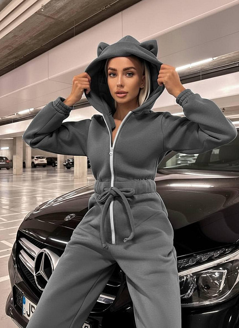 Женский стильный теплый комбинезон с ушками трехнить на флисе Графит, 44/46 Одесса - изображение 1