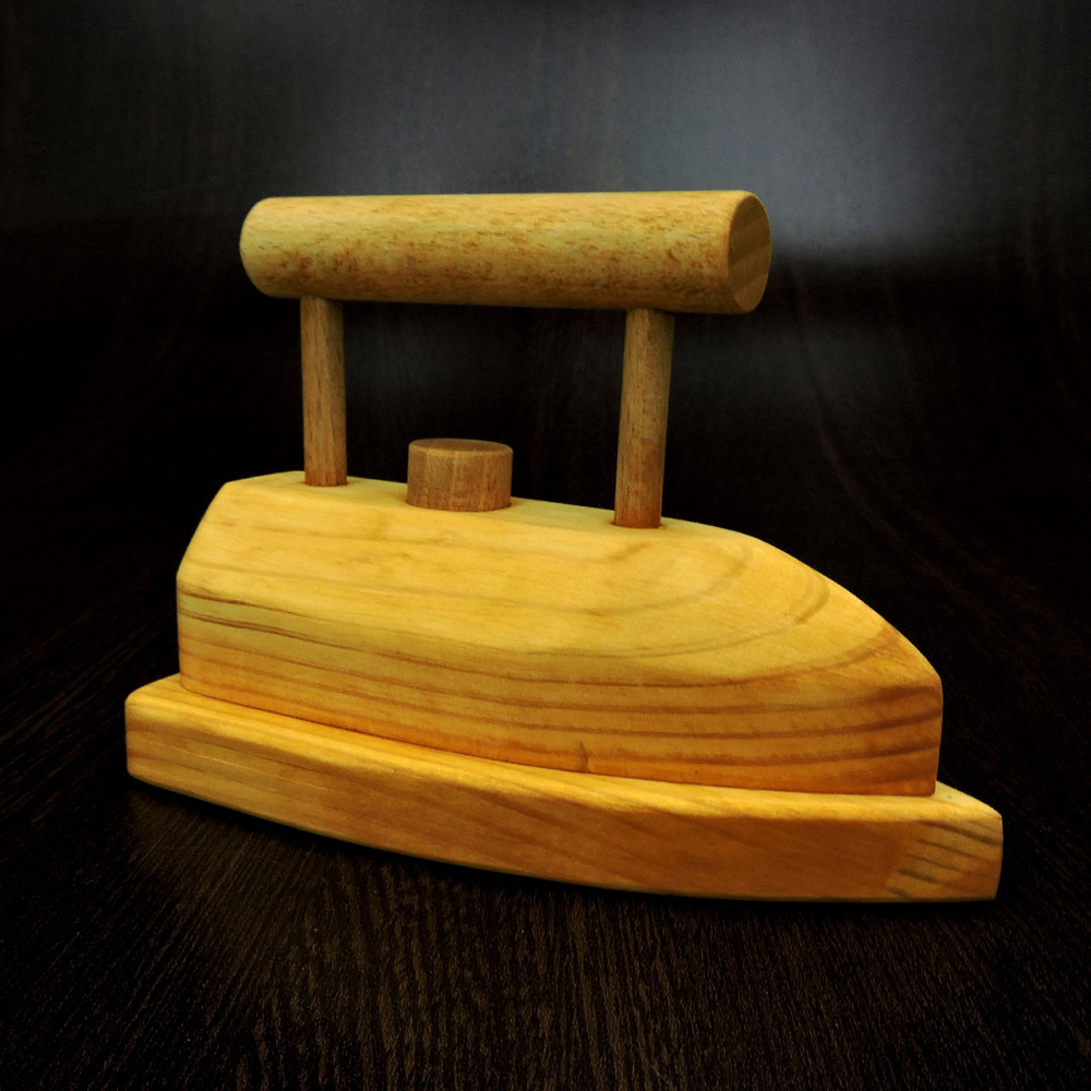 Игрушечный утюг 