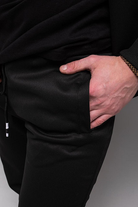 Чоловічий спортивний костюм чорного кольору з кишенями, блискавкою та прямими штанами Львів - фото 9