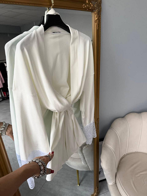 Жіночий стильний романтичний велюровий халат + мереживо Одеса - фото 1